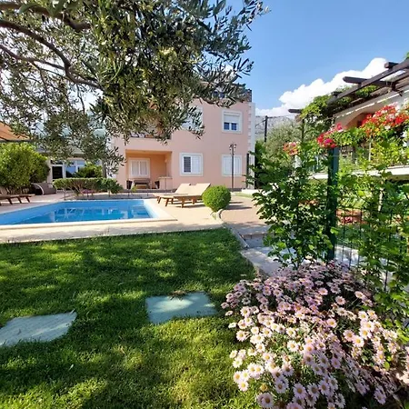 Pavelin Villa *